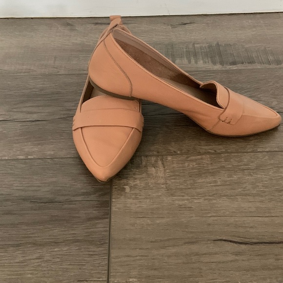 Aldo Flats - Picture 2 of 2